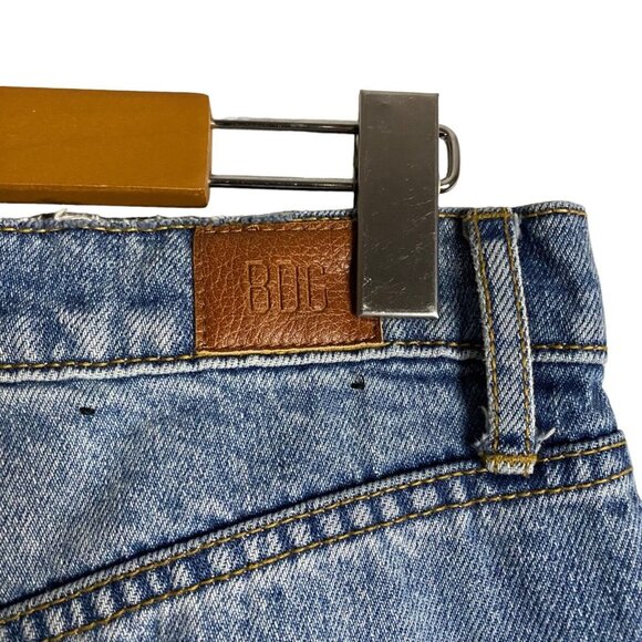 BDG Women's Relaxed Straight Medium Wash Button-Fly Denim Jeans - Picture 6 of 9